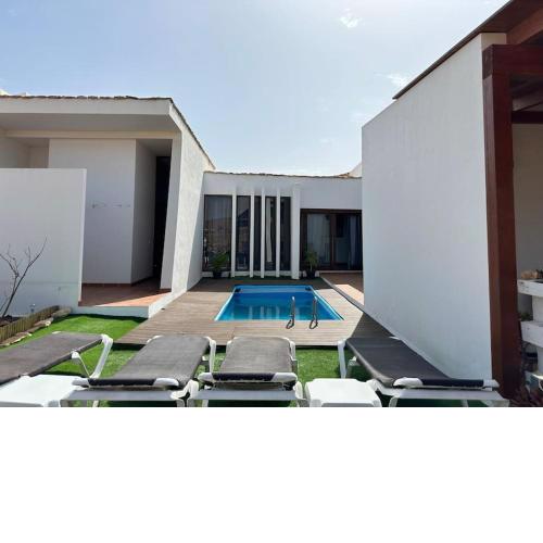 Private villa with pool in the mountains