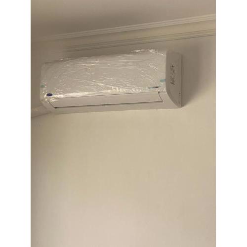 Privet room with Ac in an apartment 10 min away from Madinaty