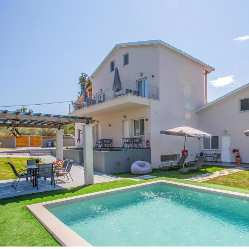 Privileged villa