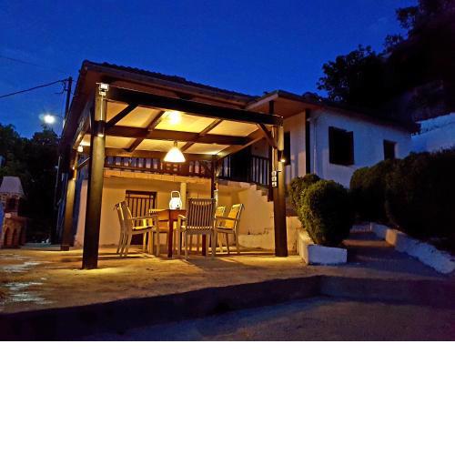 Proias Guesthouse 7km from Meteora!At village VLACHAVA