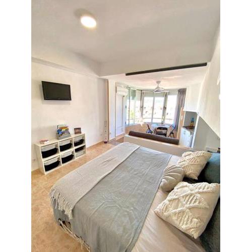 Promar estudio LA COLMENA con piscina a 100m de la playa