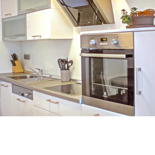 Pucisca Villa Sleeps 5 with Air Con and WiFi