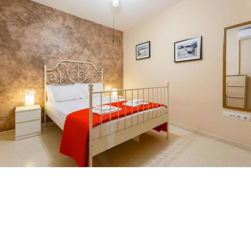 Puerta San FELIX free parking by Cadiz4Rentals