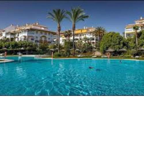 PUERTO BANUS Apartament Apartamento 2 HABITACIONES, 4 PAX, BAJO CON JARDIN URBANIZACION DAMA DE NOCHE