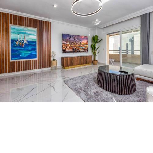 Puerto Banus Modern flat with sea views and pool