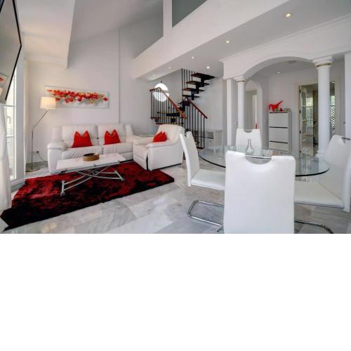 Puerto Banus Penthouse Duplex corner apartment