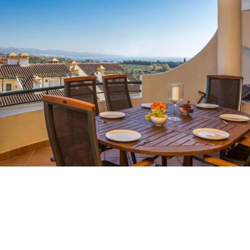 Puerto Banus Senorio de Aloha 3 bed apartment with seaviews
