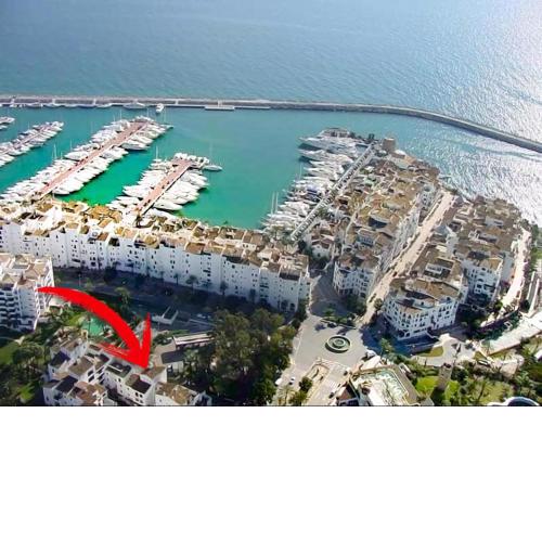 Puerto Banus. Urb Jardines del Puerto. Apartment for up to 6