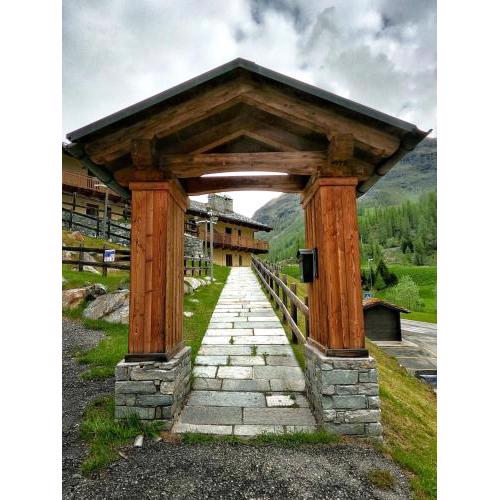 PUNTA VITTORIA SUB 14 - RESIDENCE ANDERBATT GRESSONEY - 3 locali