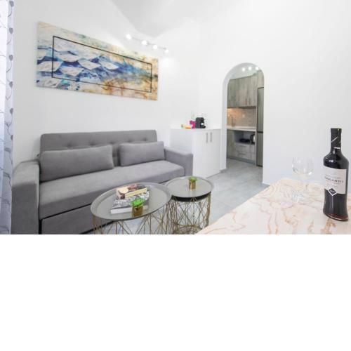 Pure and Simple Santorini