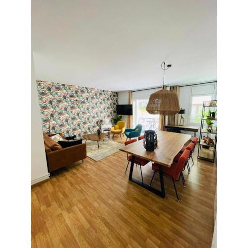 Pure Tropical Beach Apartment Sitges