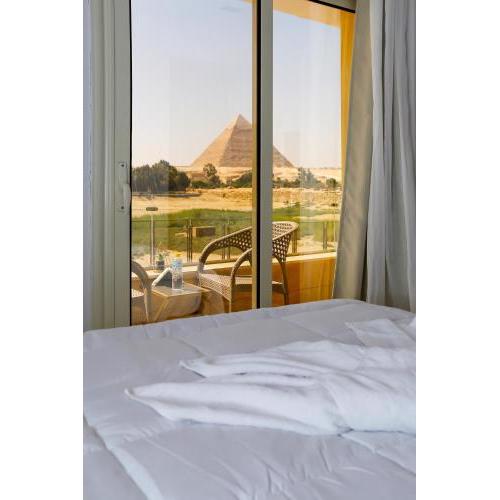 Pyramids Land Inn