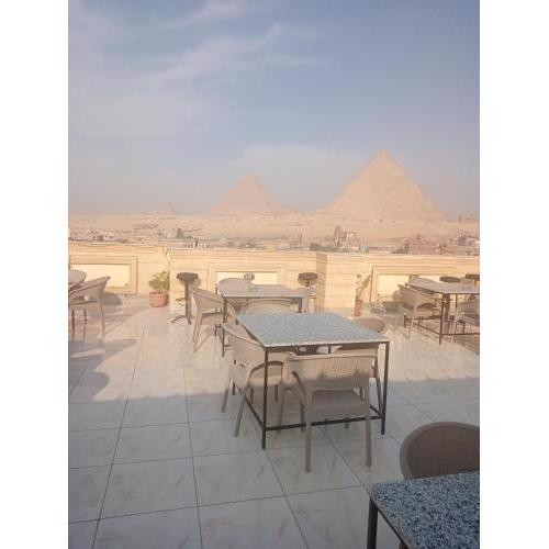 Pyramids Star inn