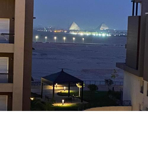 Pyramids View apartment