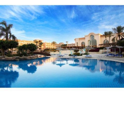 Pyramisa Beach Resort Sahl Hasheesh - Studio apartment