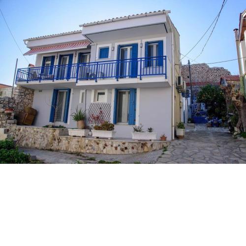 Pythagorio Blue Street Apartment