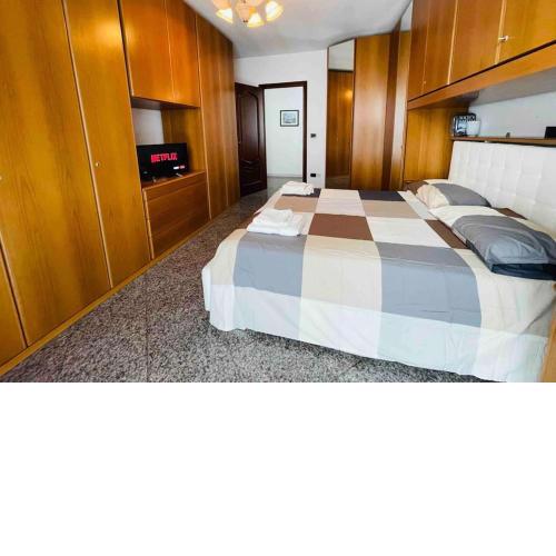 Qomo Apartment con Terrazza-Netflix&WIFI