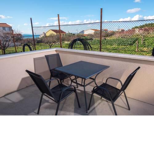 Quaint Apartment in Podstrana with Balcony