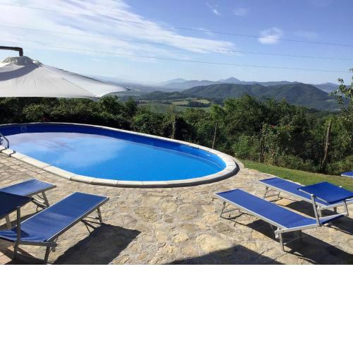Quaint holiday home in Citt di Castello with private pool