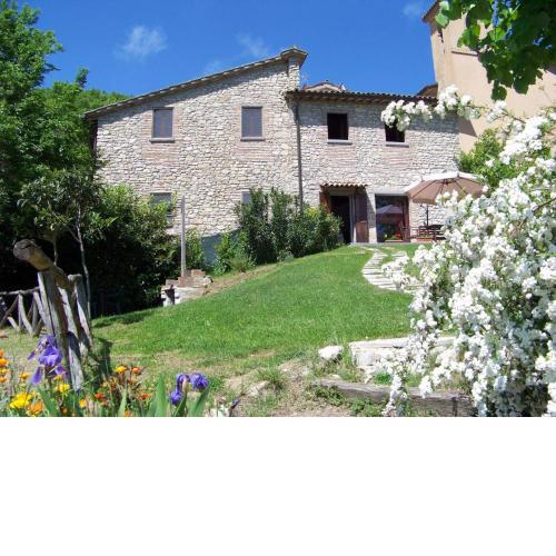 Quaint holiday home in Città di Castello with private pool