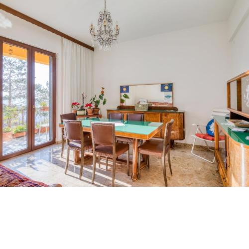 Quaint Holiday Home in Erli with Balcony