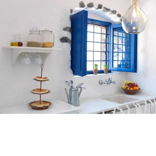 Quaint Santorini Villa Blue House 1 Bedroom Perfect Romantic Couples Getaway Exo Gonia