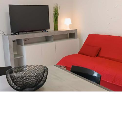Qube Apartment