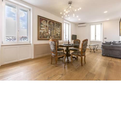 Queen Apartment