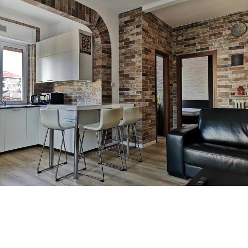 Queen East Verona apartments