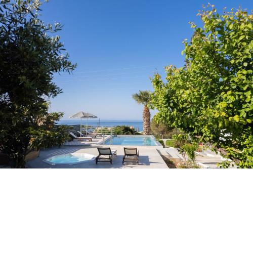 Queen's Gem Luxury Villa - Heated Jacuzzi & Pool