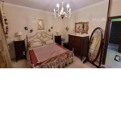 Queen's Luxurious House
