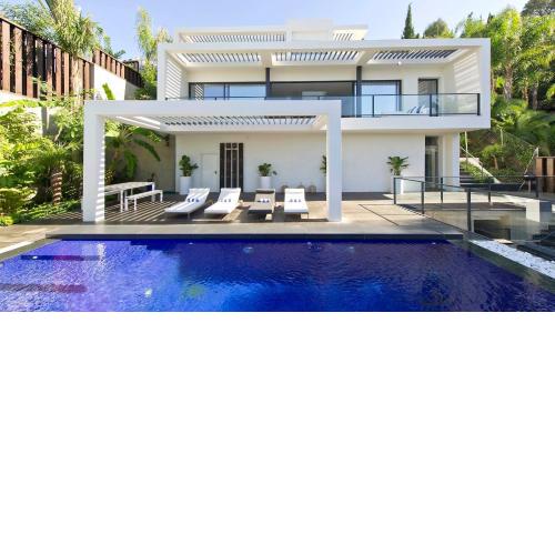 Queens Luxury Contemporary Villa