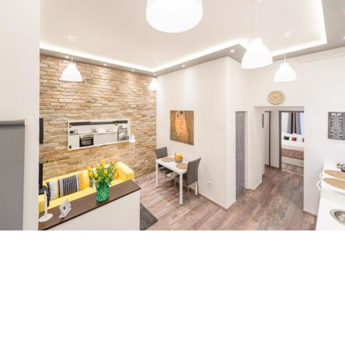 Quiet and Cozy 2BR Apartment in Central Budapest (CS08)