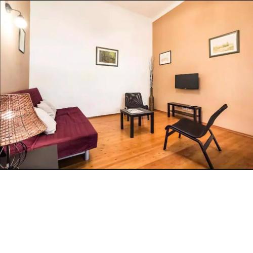 Quiet Apartment just 10 Minutes from the Center