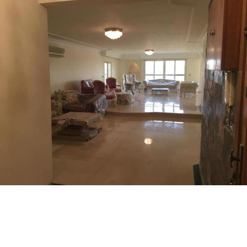 Quiet & convenient apartment in a central location