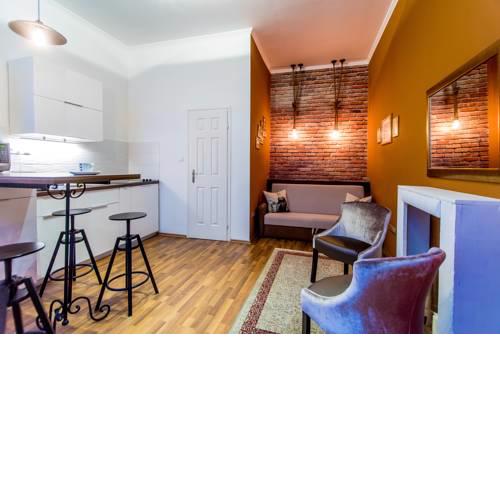 Quiet Romantic Flat in Center
