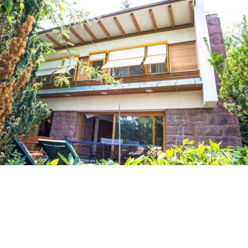 Quiet, spacious house near the center (5 min)