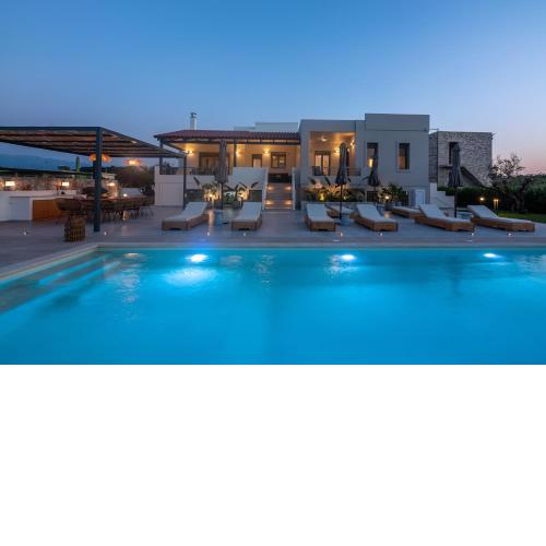 Quiet Villa Aviana,garden, heated pool,BBQ,jacuzzi
