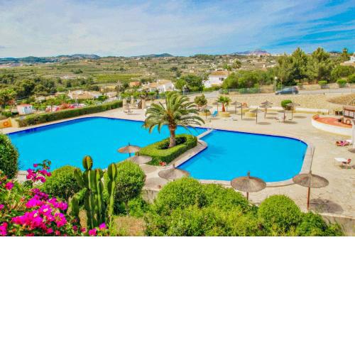 Qym - bungalow with views in Moraira