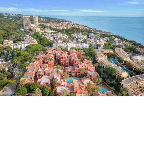 R15 Beach side 3 bedroom flat