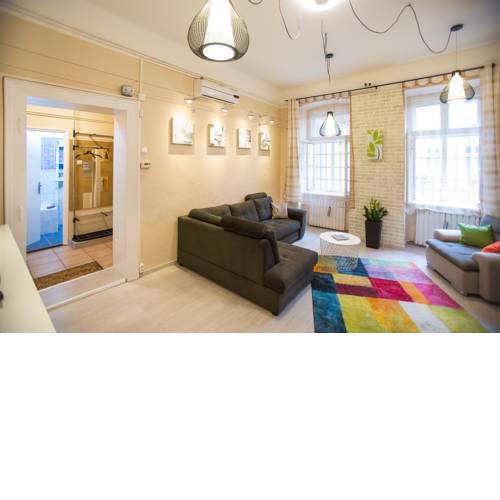 R7 Harmony Apartment