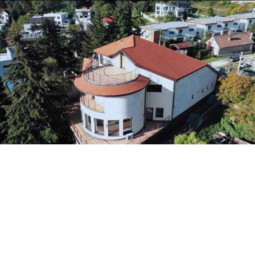 Raca Retreat