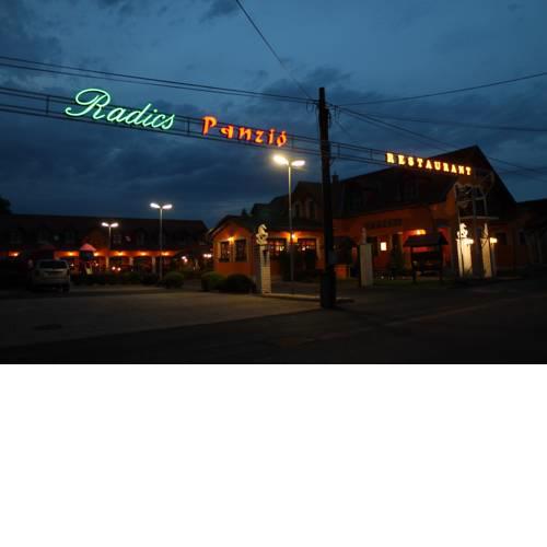Radics Panzió Étterem és Pihenő Központ