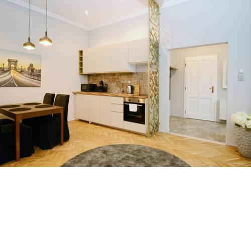 Ravenscourt One Bedroom Apartment with AC