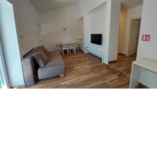 Ravna Dolina Holiday Homes