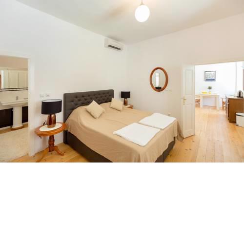 Rayan City Center Room