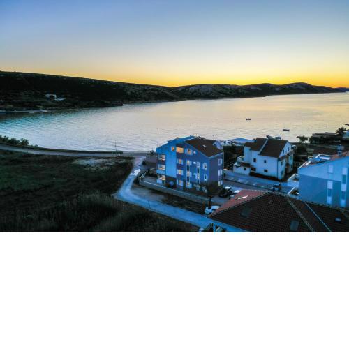 Rea beachfront apartments