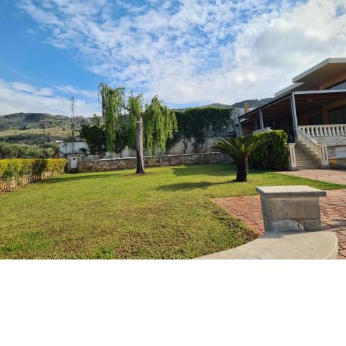 Rea's Villa at Chania! Privacy!BBQ,indoor Jacuzzi!