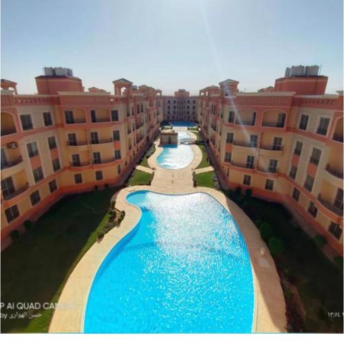Red Ruby Compound منتجع الياقوتة الحمراء
