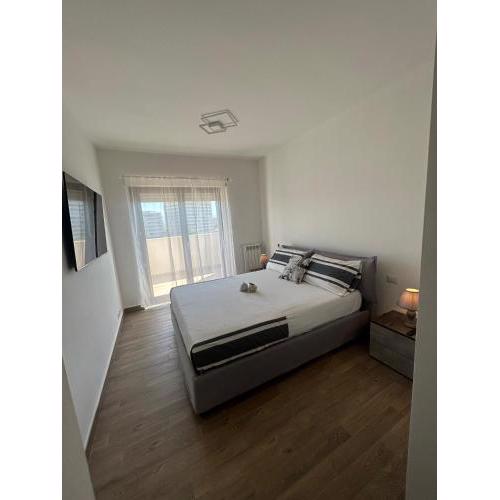 RED SKY APARTMENT - PORTA DI ROMA